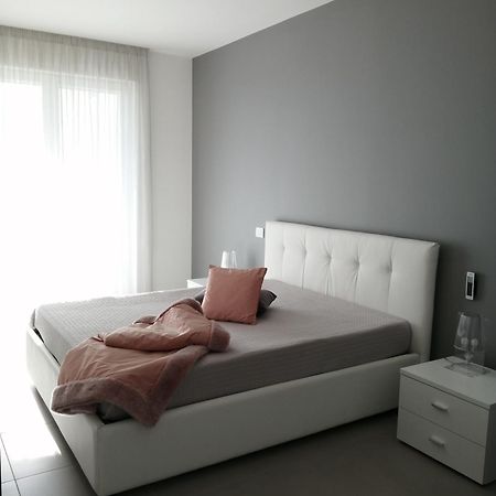 Sea View Apartment Monopoli Eksteriør bilde