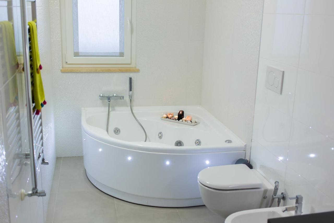 Sea View Apartment Monopoli Eksteriør bilde